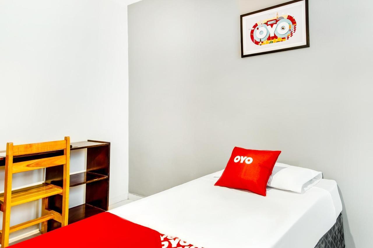 Oyo Hotel Lisboa, Сан-Жозе-дус-Кампус Экстерьер фото
