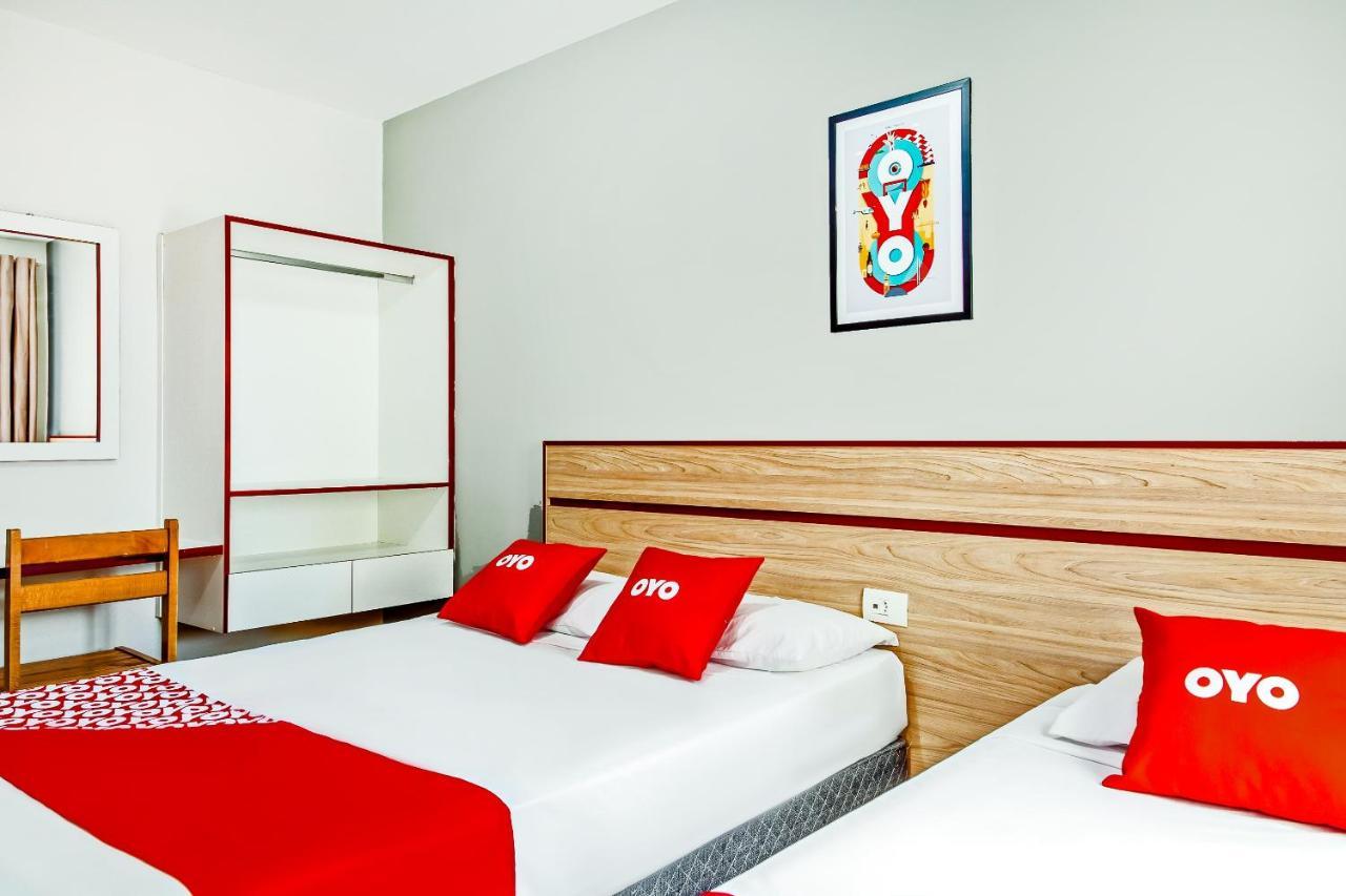 Oyo Hotel Lisboa, Сан-Жозе-дус-Кампус Экстерьер фото