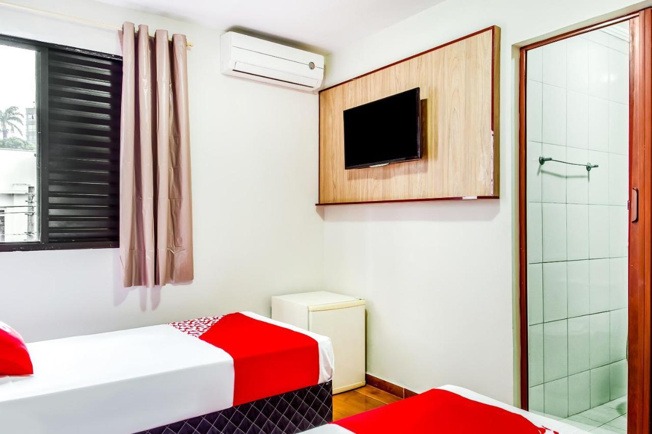Oyo Hotel Lisboa, Сан-Жозе-дус-Кампус Экстерьер фото