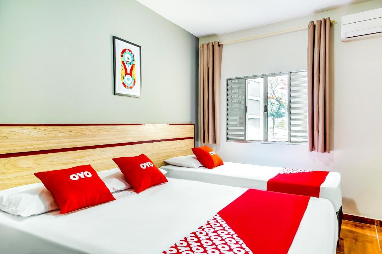 Oyo Hotel Lisboa, Сан-Жозе-дус-Кампус Экстерьер фото