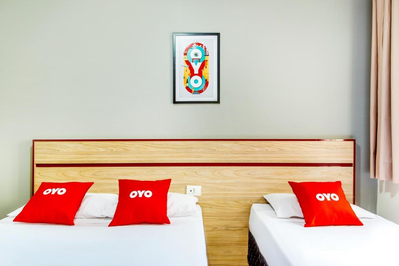 Oyo Hotel Lisboa, Сан-Жозе-дус-Кампус Экстерьер фото