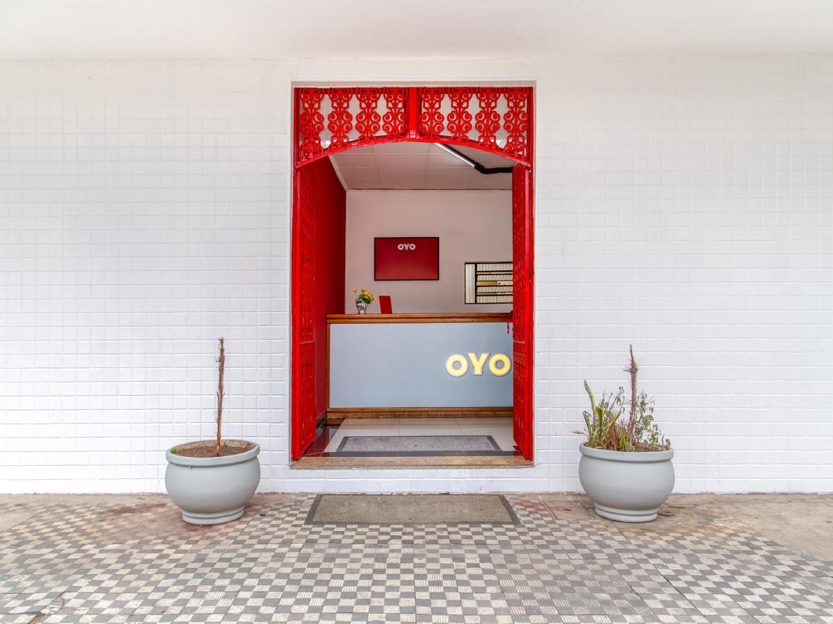Oyo Hotel Lisboa, Сан-Жозе-дус-Кампус Экстерьер фото