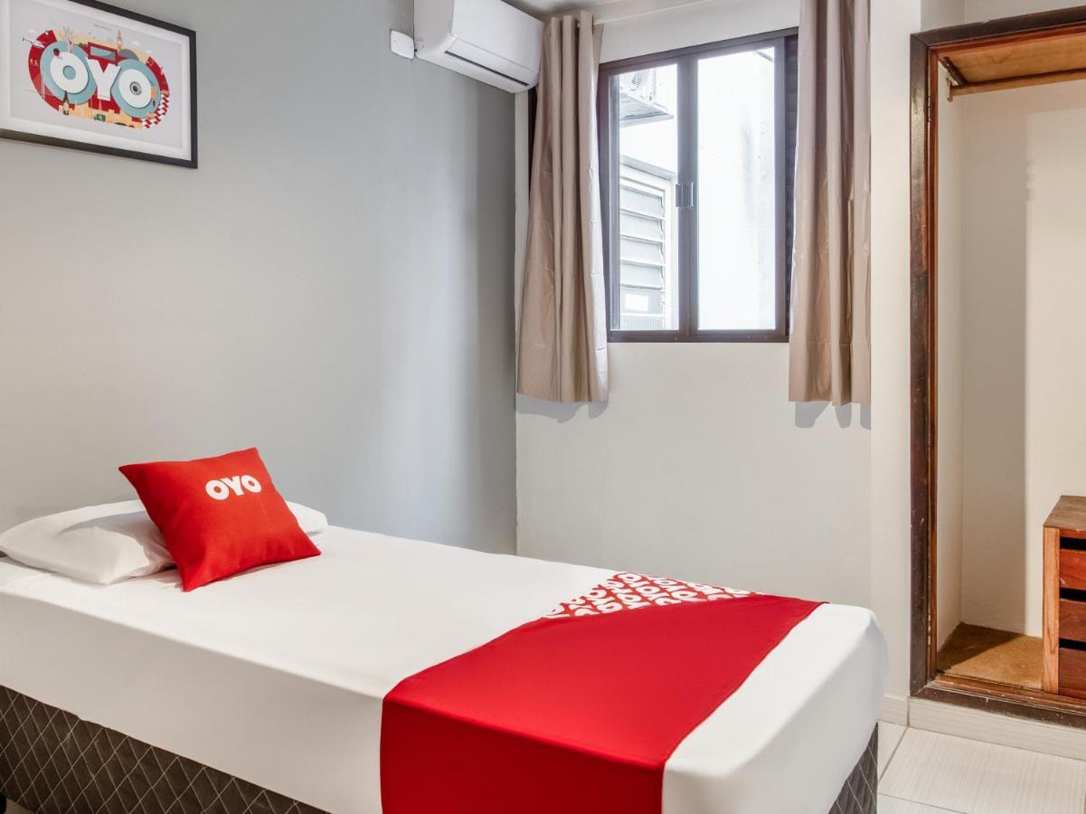 Oyo Hotel Lisboa, Сан-Жозе-дус-Кампус Экстерьер фото