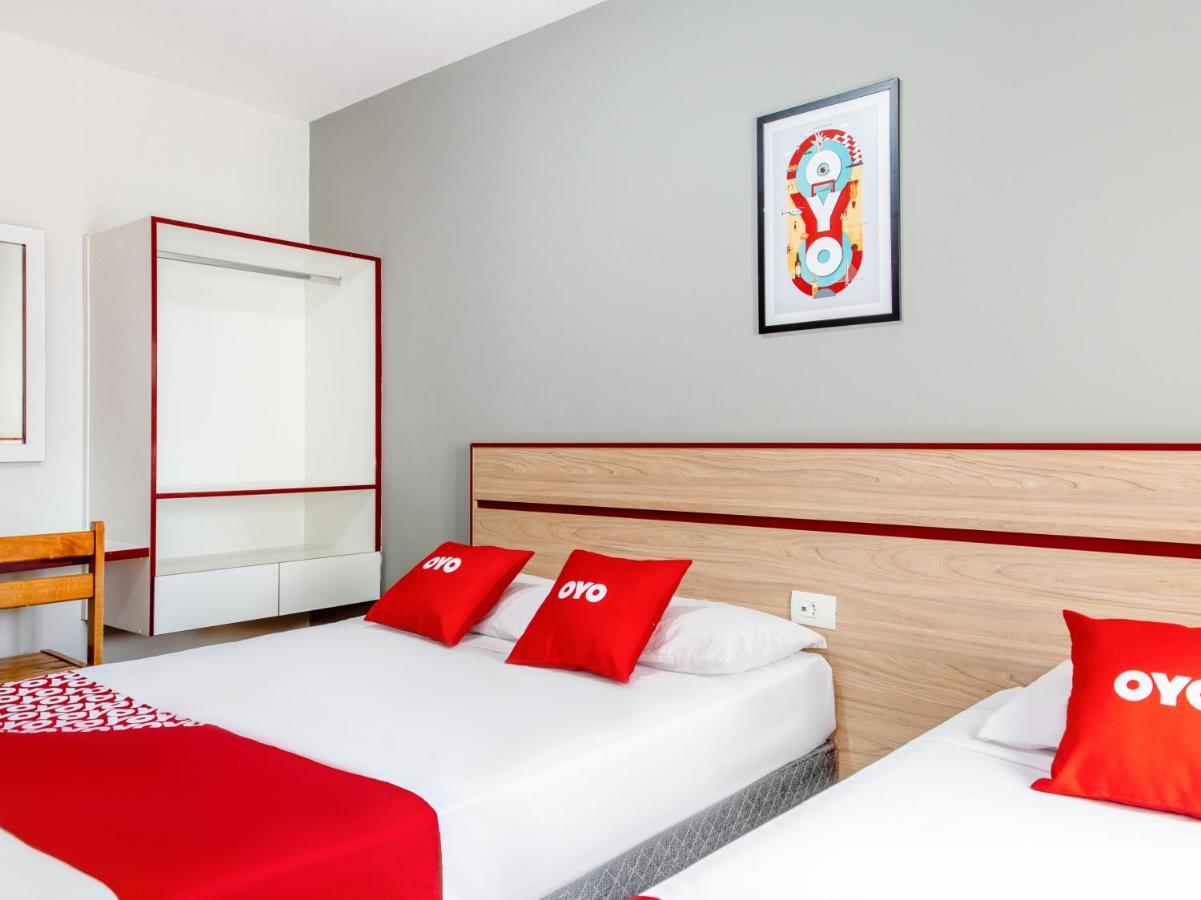 Oyo Hotel Lisboa, Сан-Жозе-дус-Кампус Экстерьер фото