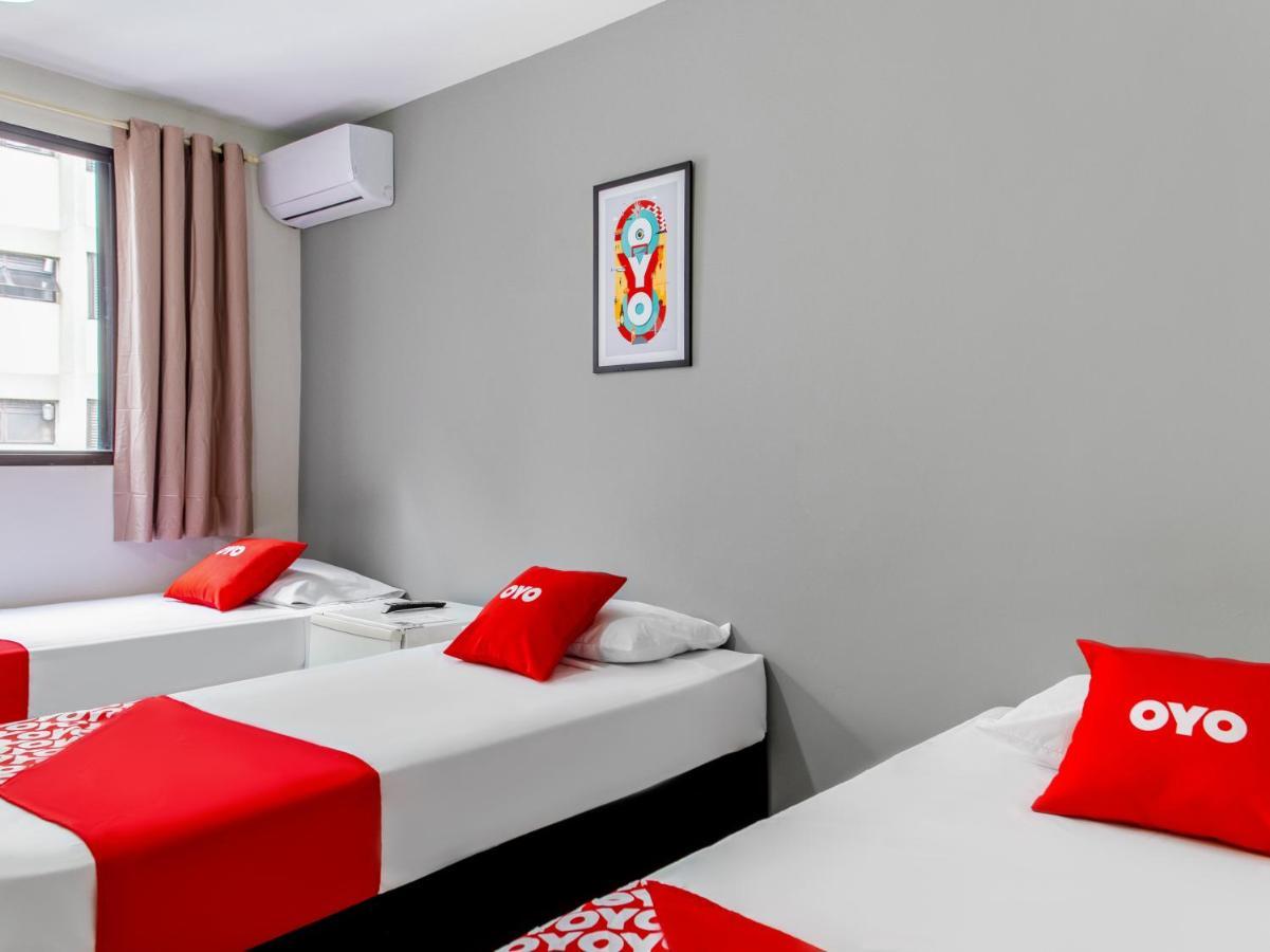 Oyo Hotel Lisboa, Сан-Жозе-дус-Кампус Экстерьер фото